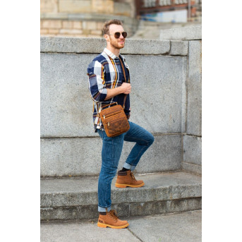 PRAKTYCZNA MĘSKA SASZETKA NA RAMIĘ VINTAGE PAOLO PERUZZI T-28-HBR