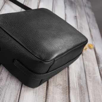 LISTONOSZKA DAMSKA SKÓRZANA NA RAMIĘ CZARNA PAOLO PERUZZI IN-62-BL