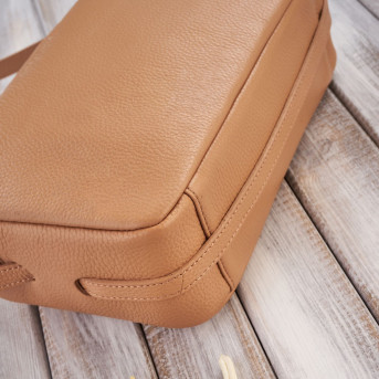 LISTONOSZKA DAMSKA NA RAMIĘ ZE SKÓRY KONIAKOWA PAOLO PERUZZI IN-62-CG