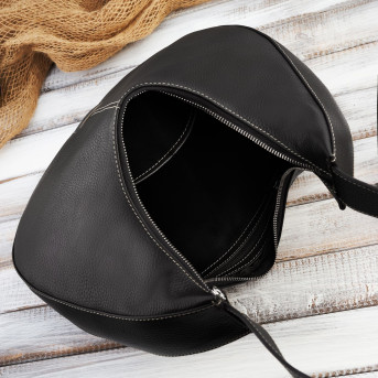 Torebka damska na ramię skórzana czarna półokrągła Paolo Peruzzi