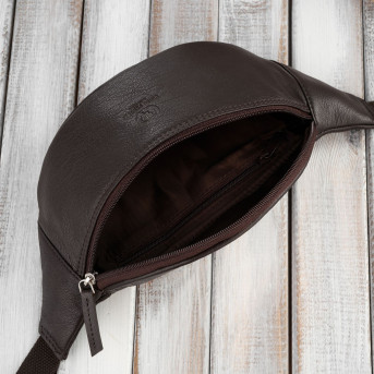 SASZETKA MĘSKA NA PAS SKÓRZANA NERKA BRĄZOWA PAOLO PERUZZI T-89-BR