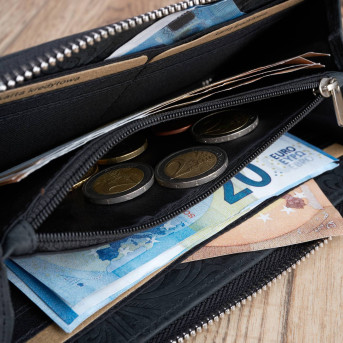 DAMSKI SKÓRZANY CZARNY PORTFEL NA SUWAK PAOLO PERUZZI T-08-BL