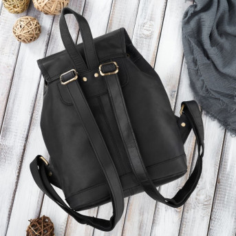 ZESTAW PREZENTOWY DLA NIEJ ZUP-101-BL PLECAK SKÓRZANY T-16-BL PORTFEL SKÓRZANY T-05-BL I BRELOK DO KLUCZY T-86-HBL