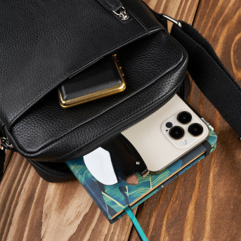 Saszetka męska skórzana na ramię czarna T-119-BL