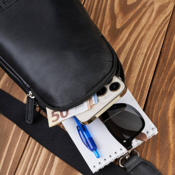 Plecak męski skórzany na jedno ramię na skos mały czarny T-118-BL