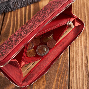 Portfel damski skórzany czerwony w geometryczny wzór vintage T-116-HRD