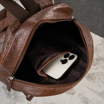 Plecaczek damski skórzany brązowy wężowy wzór mały miejski