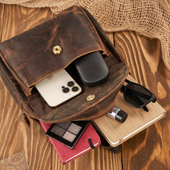 Plecaczek damski skórzany brązowy vintage mały na co dzień T-18-BR