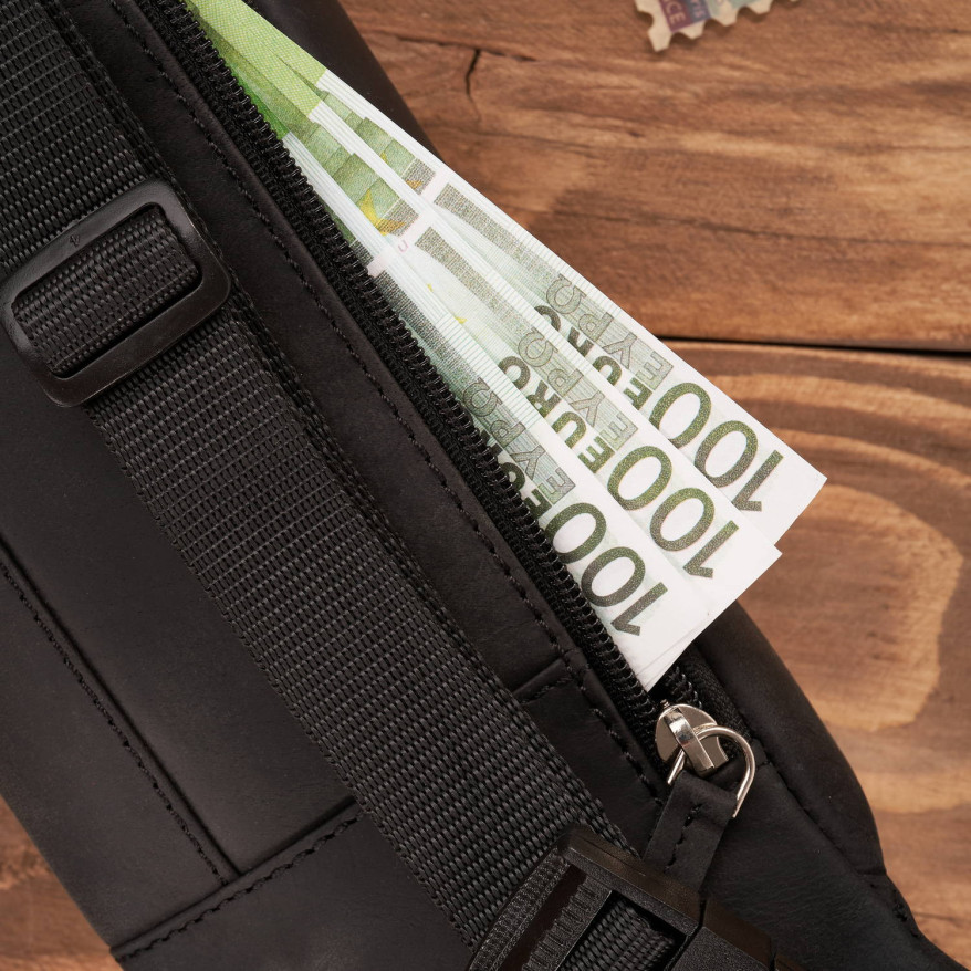 Saszetka męska skórzana klasyczna nerka biodrowa