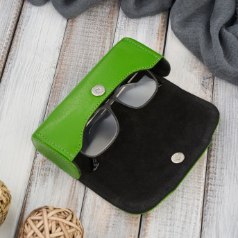 Etui na okulary, etui na klucze i breloczek zestaw prezentowy zielony