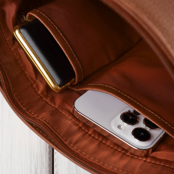 Torebka damska listonoszka skórzana na ramię koniakowa Paolo Peruzzi