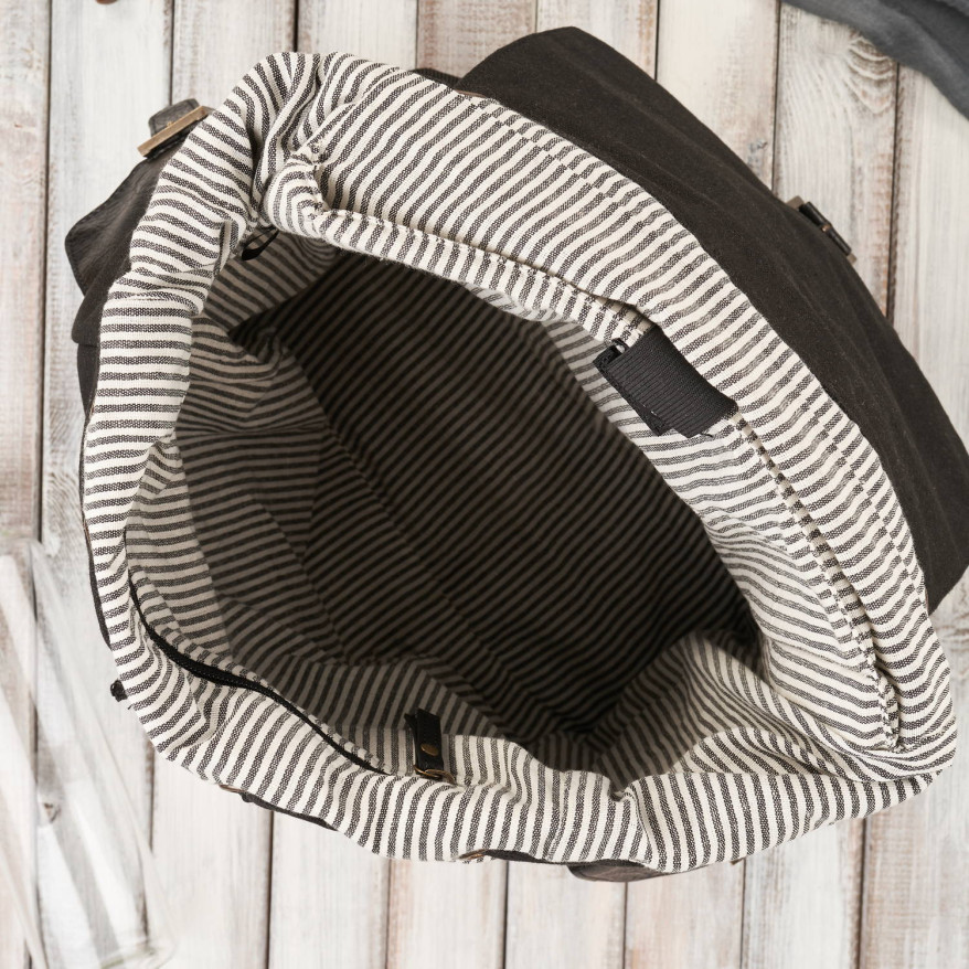 Plecak męski czarny do szkoły A4 na laptopa plecak podróżny wegański Paolo Peruzzi