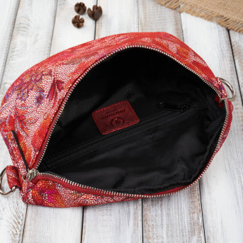 Saszetka nerka damska skórzana z oryginalnym kwiatowym wzorem