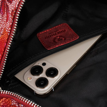 Saszetka nerka damska skórzana z oryginalnym kwiatowym wzorem