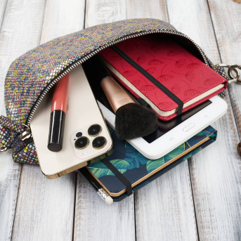 Saszetka nerka damska skórzana z oryginalnym kwiatowym wzorem