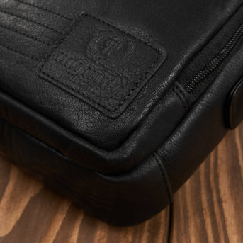 Saszetka męska skórzana na ramię czarna vintage