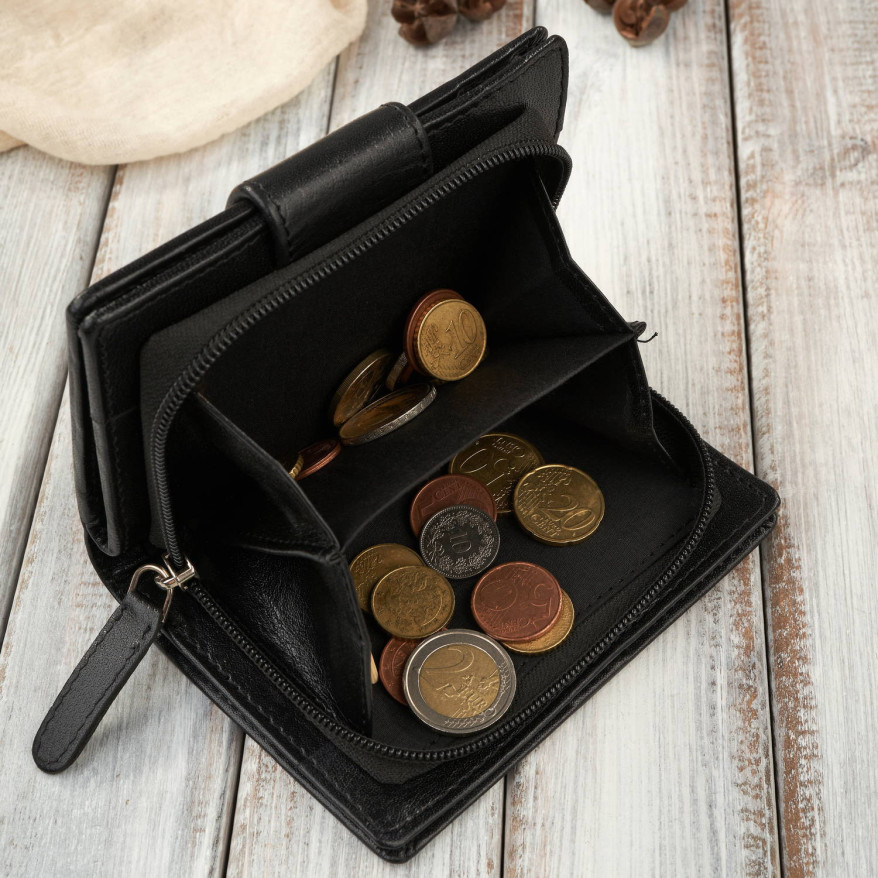 Portfel damski skórzany średni czarny z zabezpieczeniem RFID