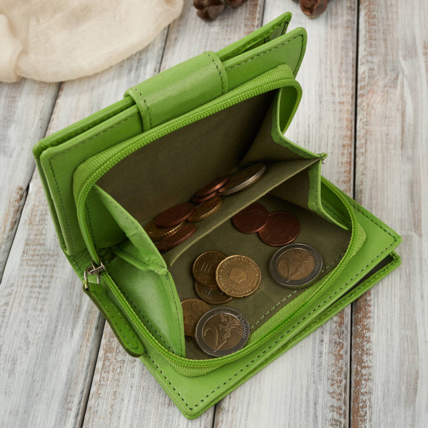 Portfel damski skórzany średni czarny z zabezpieczeniem RFID