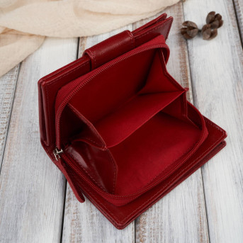 Portfel damski skórzany czerwony średni z zabezpieczeniem RFID