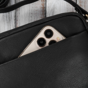 Torebka damska skórzana na ramię ze złotymi okuciami czarna