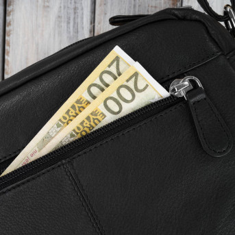 Torebka damska skórzana na ramię ze srebrnymi okuciami czarna