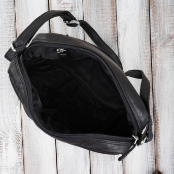 Torebka damska skórzana na ramię ze srebrnymi okuciami czarna