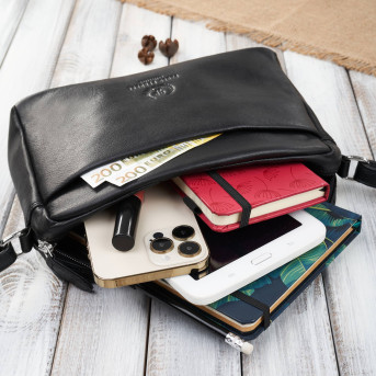 Torebka damska skórzana na ramię ze srebrnymi okuciami czarna