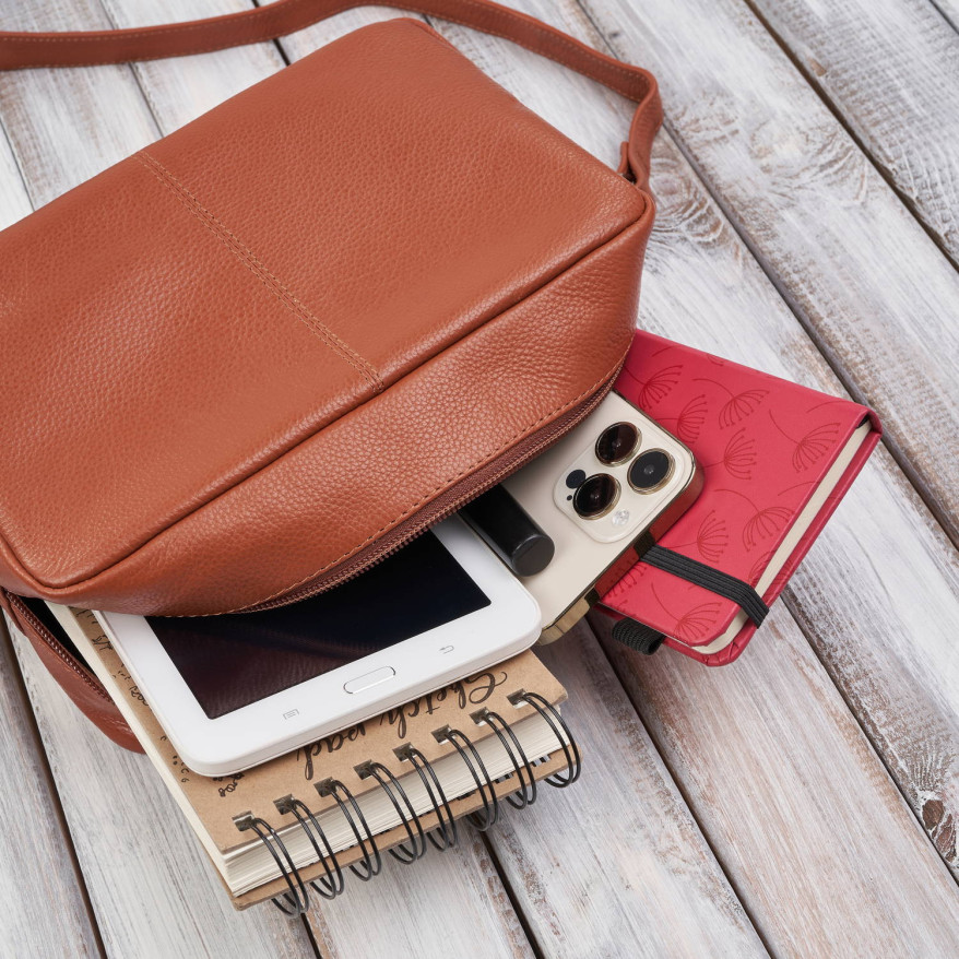 Torebka damska skórzana na ramię koniakowa pojemna klasyczna E-30-CG