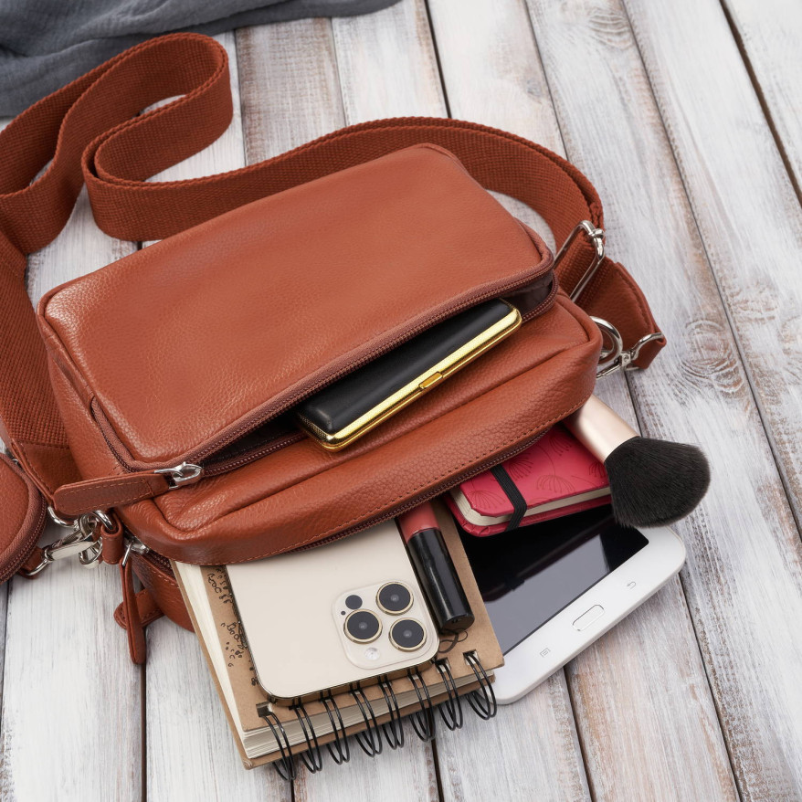 Torebka damska listonoszka skórzana z etui na klucze i drobiazgi koniakowa E-34-CG