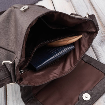 Listonoszka męska klasyczna ze skóry naturalnej czarna Paolo Peruzzi E-31-BR