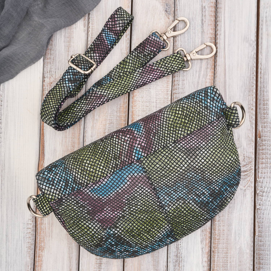 Nerka skórzana saszetka damska na pas z printem imitującym skórę wężową T-36-A