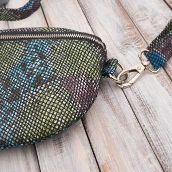 Nerka skórzana saszetka damska na pas z printem imitującym skórę wężową T-36-A