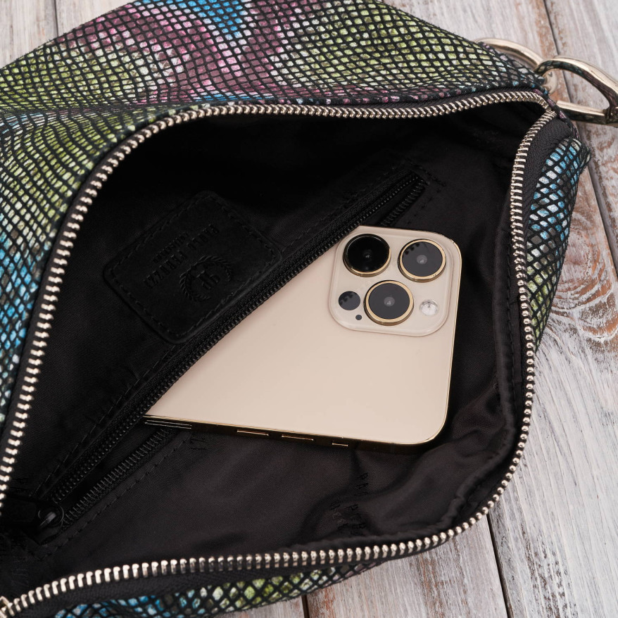 Nerka skórzana saszetka damska na pas z printem imitującym skórę wężową T-36-A