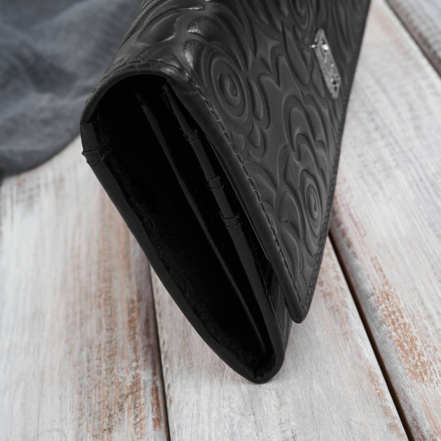 Portfel damski skórzany z tłoczeniem w kwiaty czarny z ochroną RFID Paolo Peruzzi AL-12-BL