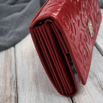 Portfel damski skórzany duży czerwony w kwiaty z ochroną RFID Paolo Peruzzi AL-14-RD