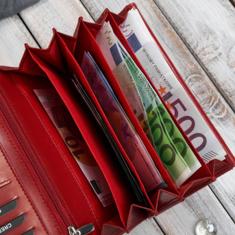 Portfel damski skórzany duży czerwony w kwiaty z ochroną RFID Paolo Peruzzi AL-14-RD