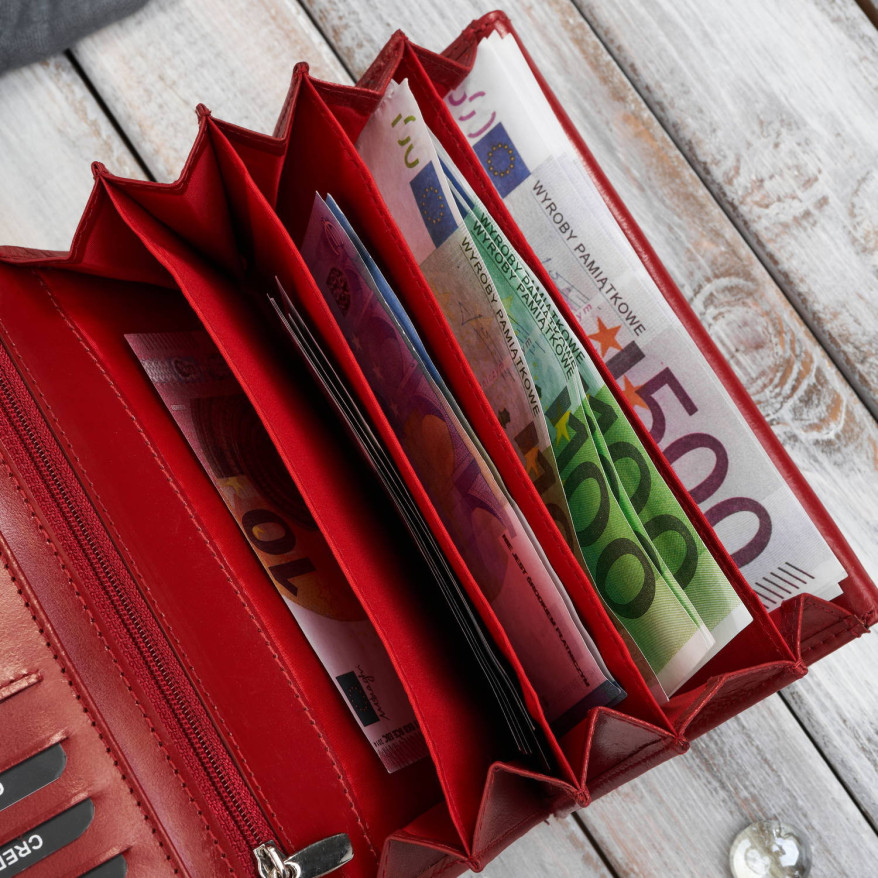 Portfel damski skórzany duży czerwony w kwiaty z ochroną RFID Paolo Peruzzi AL-14-RD