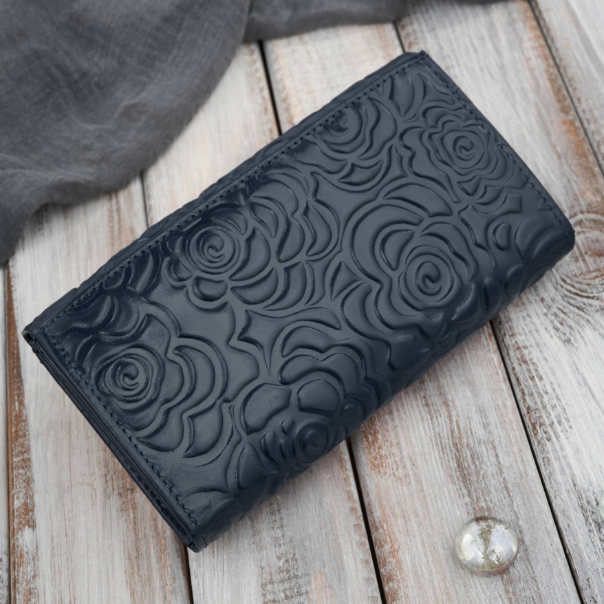 Duży portfel damski skórzany z tłoczeniem w kwiaty granatowy Paolo Peruzzi AL-14-NV