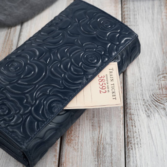 Duży portfel damski skórzany z tłoczeniem w kwiaty granatowy Paolo Peruzzi AL-14-NV