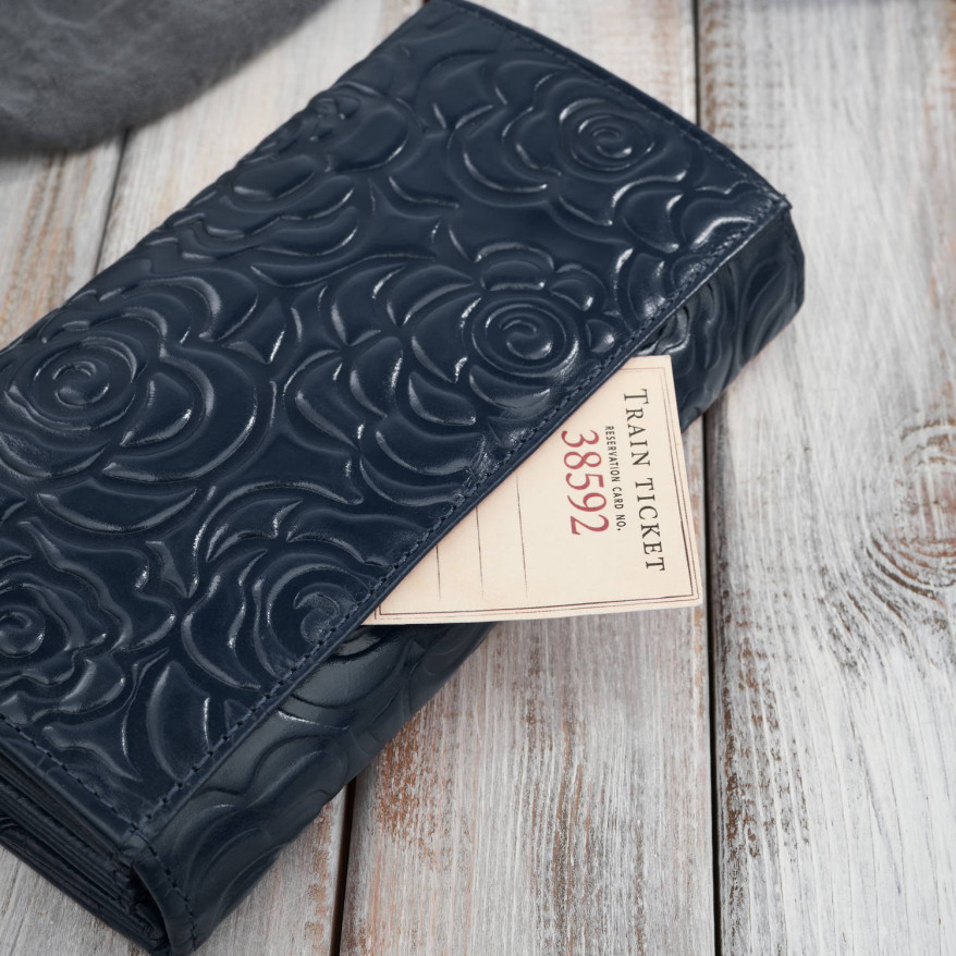 Duży portfel damski skórzany z tłoczeniem w kwiaty granatowy Paolo Peruzzi AL-14-NV