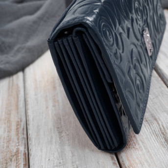 Duży portfel damski skórzany z tłoczeniem w kwiaty granatowy Paolo Peruzzi AL-14-NV