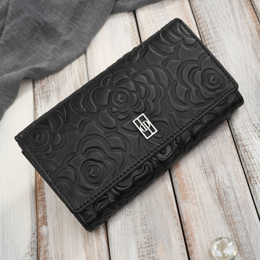 Czarny portfel damski skórzany w kwiaty z metalowym logo duży Paolo Peruzzi AL-14-BL