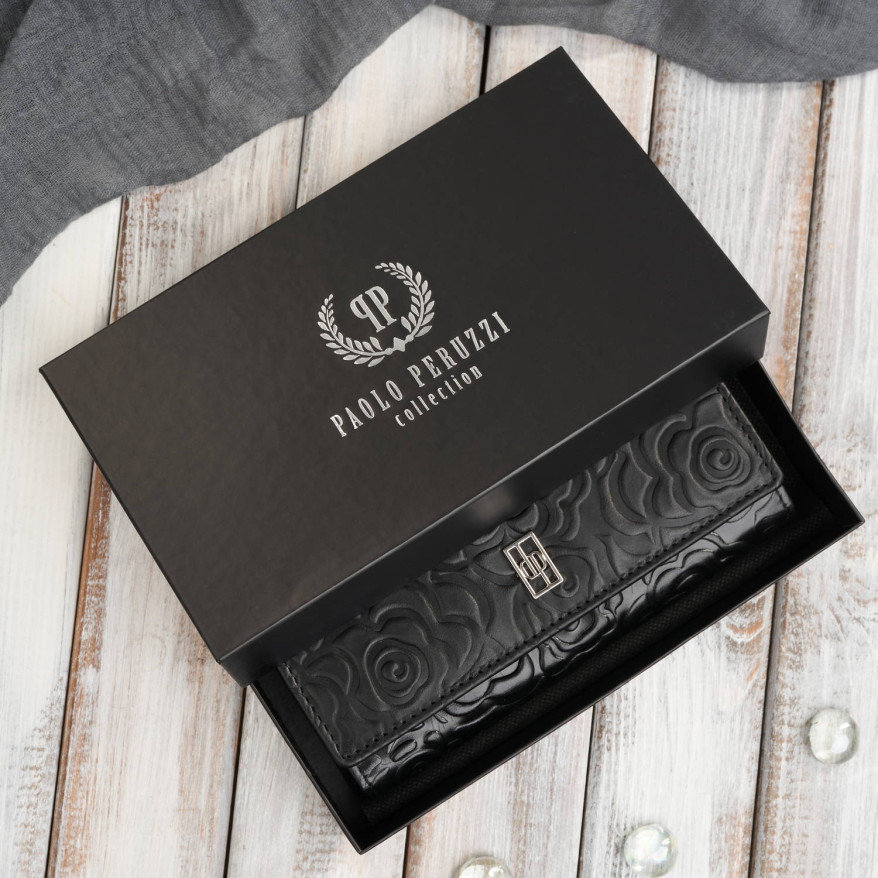 Czarny portfel damski skórzany w kwiaty z metalowym logo duży Paolo Peruzzi AL-14-BL