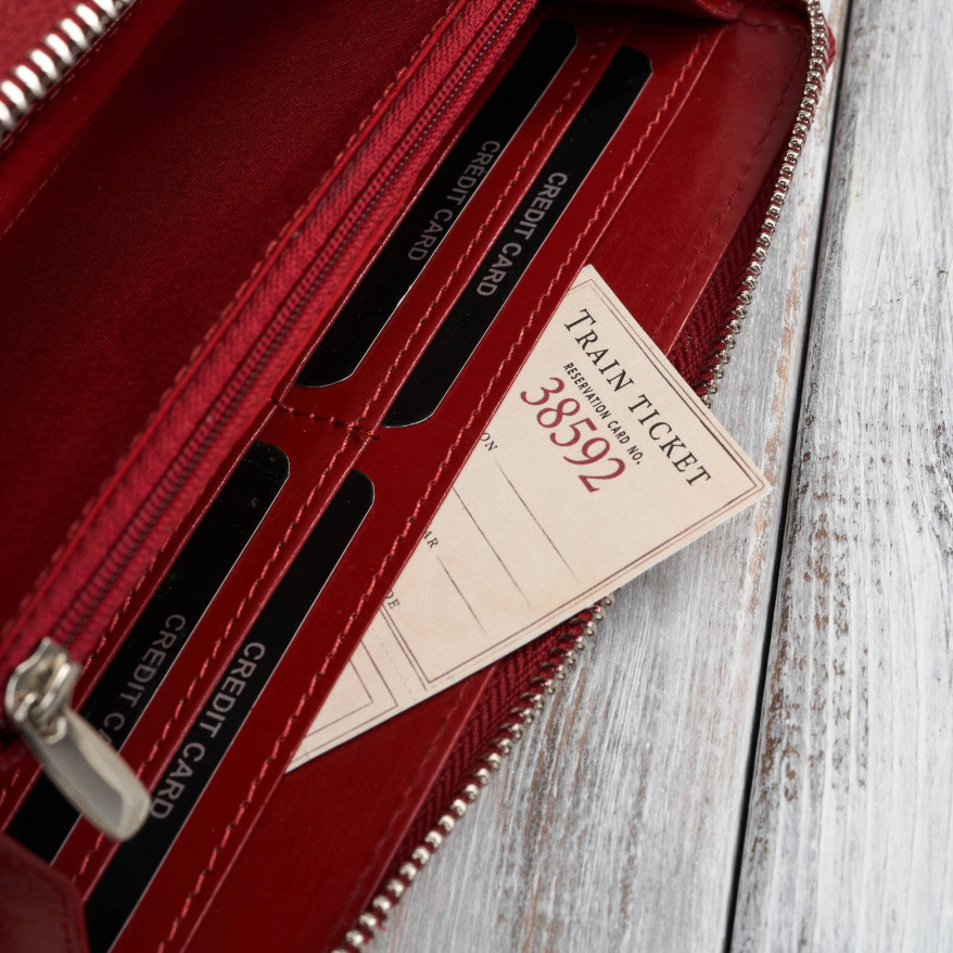 Portfel damski skórzany w kwiaty czerwony z metalowym logo Paolo Peruzzi AL-13-RD