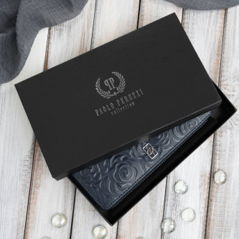 Poziomy portfel damski skórzany granatowy w kwiaty z metalowym logo Paolo Peruzzi AL-13-NV