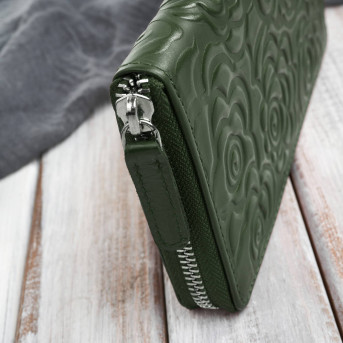 Ciemnozielony portfel damski skórzany z tłoczeniem kwiatowym RFID Paolo Peruzzi  AL-13-GB