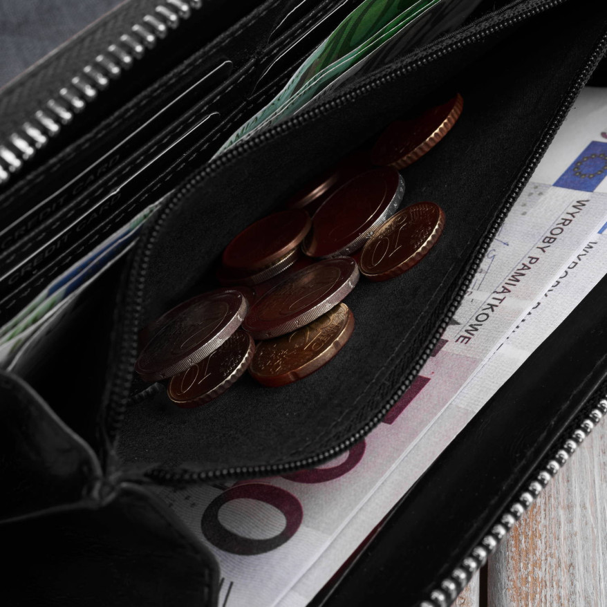 Czarny portfel damski ze skóry naturalnej w kwiaty Paolo Peruzzi AL-13-BL