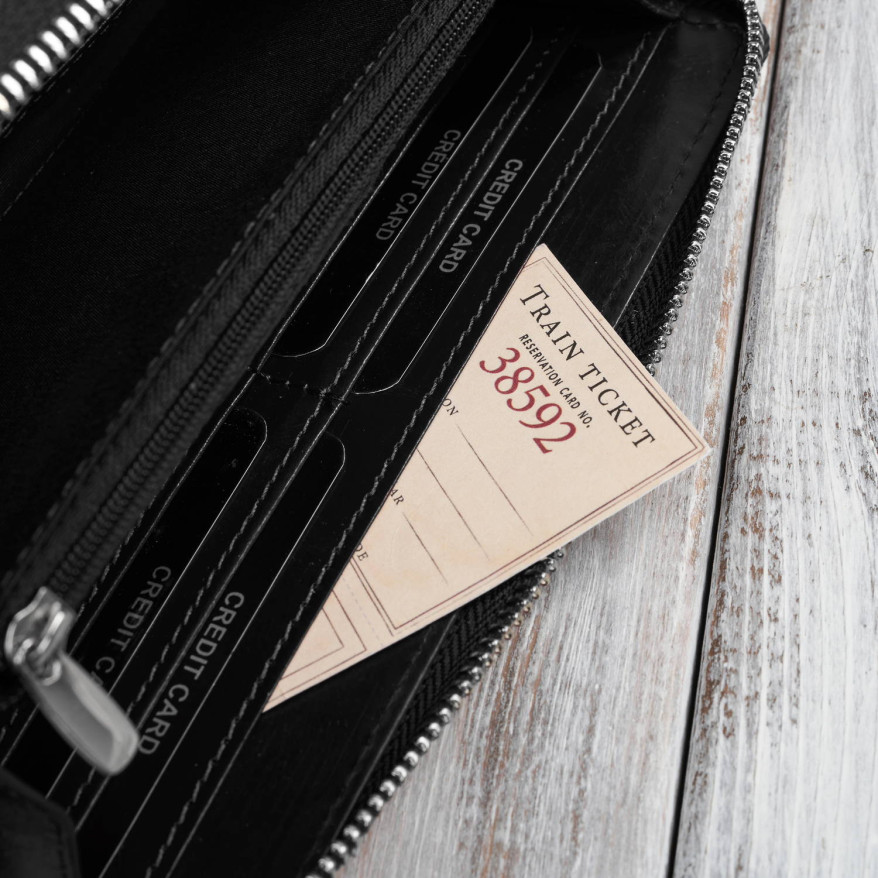 Czarny portfel damski ze skóry naturalnej w kwiaty Paolo Peruzzi AL-13-BL