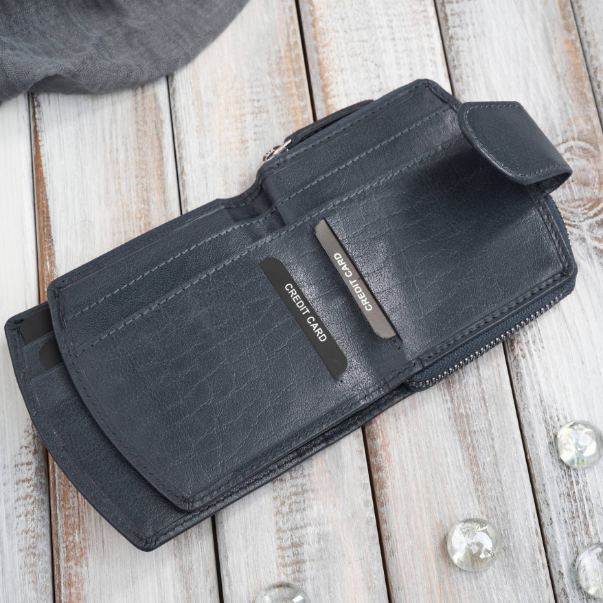 Portfel damski skórzany granatowy na patkę RFID Paolo Peruzii AL-24-NV