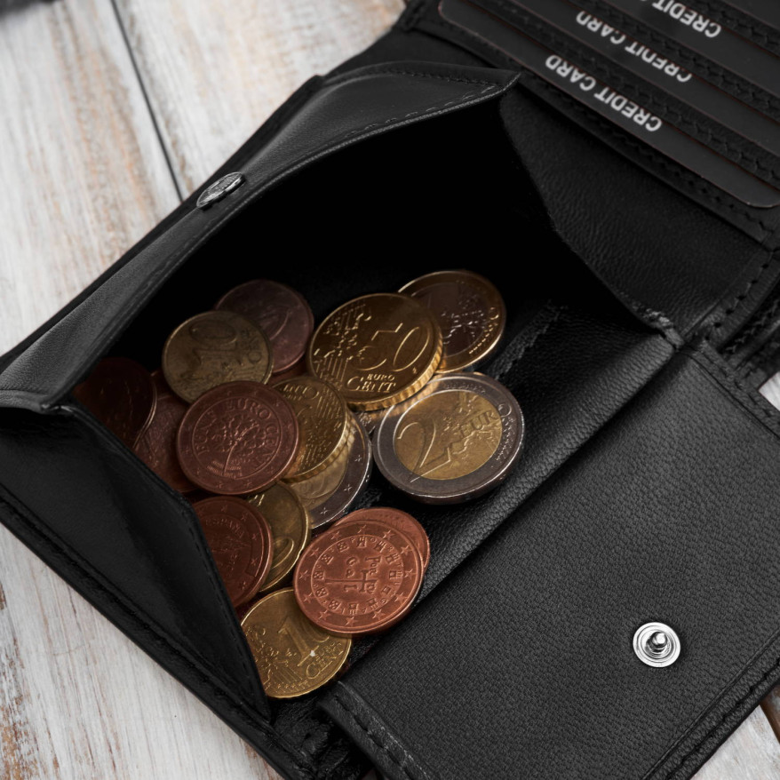 Klasyczny męski portfel skórzany w kolorze czarnym z ochroną RFID Paolo Peruzzi AL-17-BL